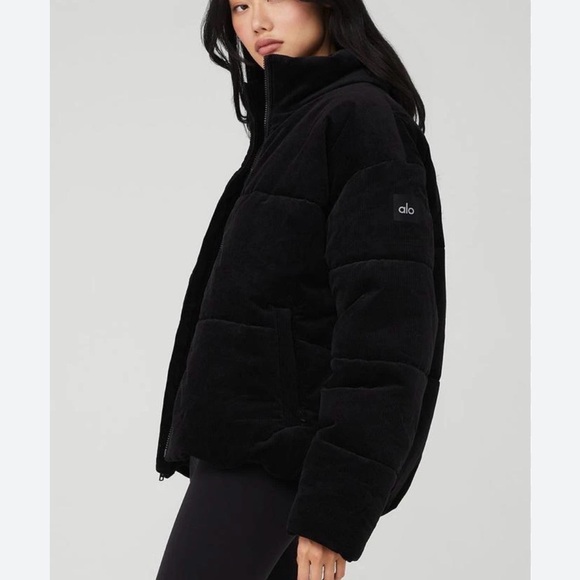 ALO Yoga women’s corduroy stage puffer  Black Jacket - Picture 2 of 11